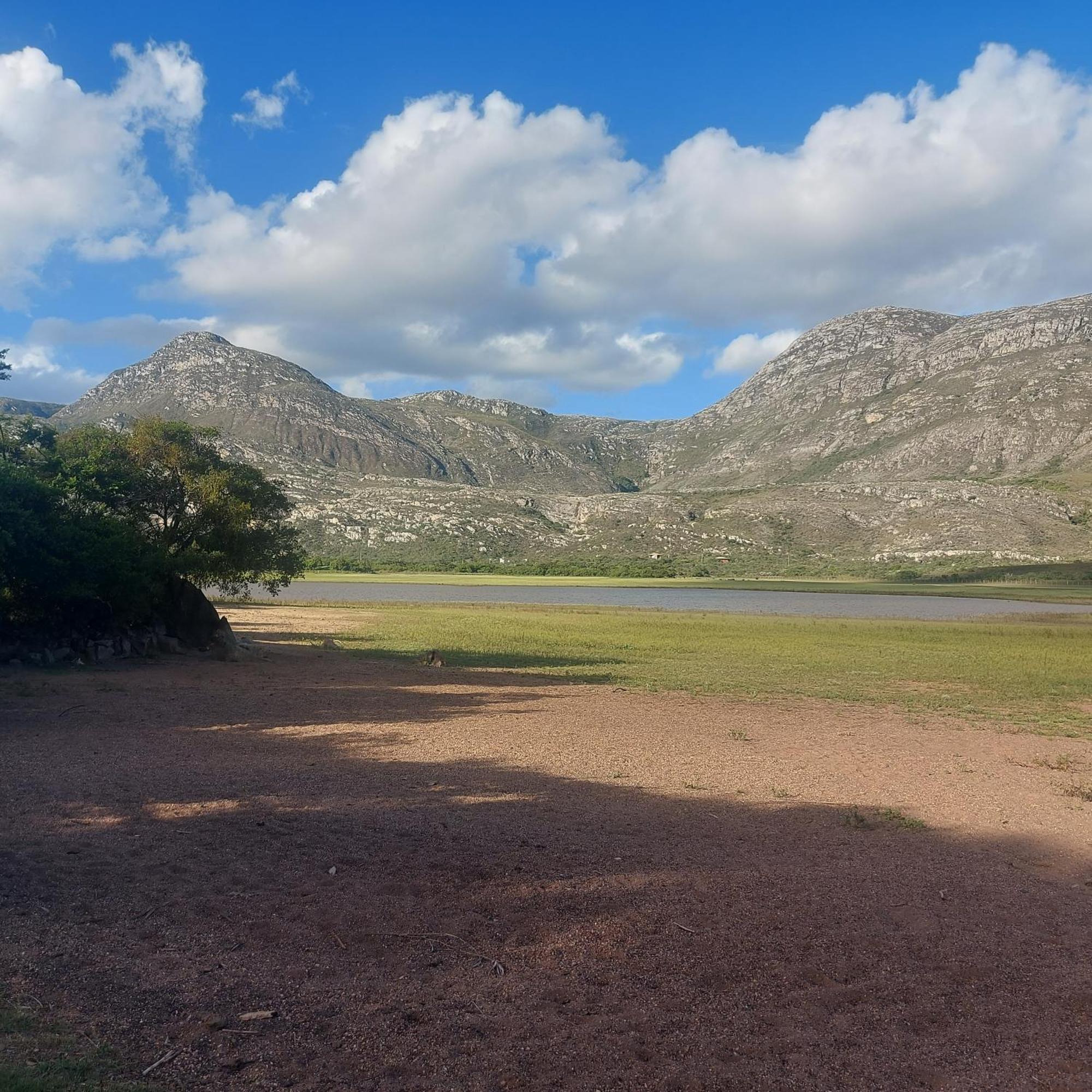 Suítes,Aparts,Chalés e casas da Praia Santana Do Riacho Esterno foto